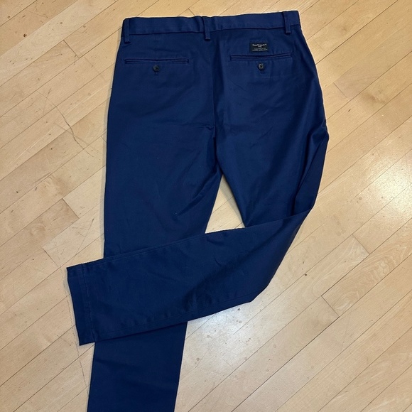 Banana Republic Fulton Chino stretch skinny pant, 31/32.  GD - Picture 4 of 4